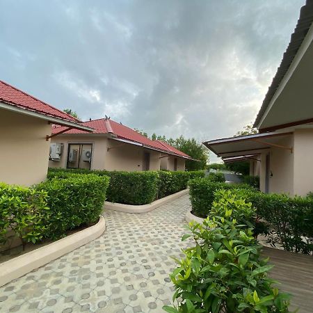 City The Village Beach Resort Laeja Buitenkant foto