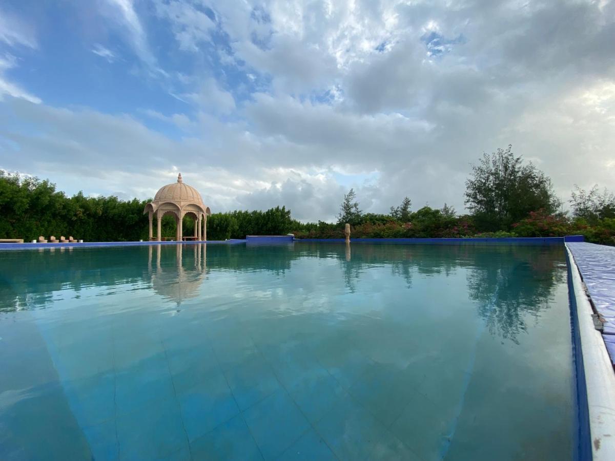 City The Village Beach Resort Laeja Buitenkant foto